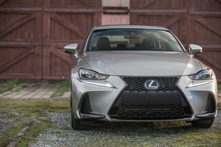  Lexus IS350 AWD F-Sport 2016 года  (NA) (фото 14 из 40)